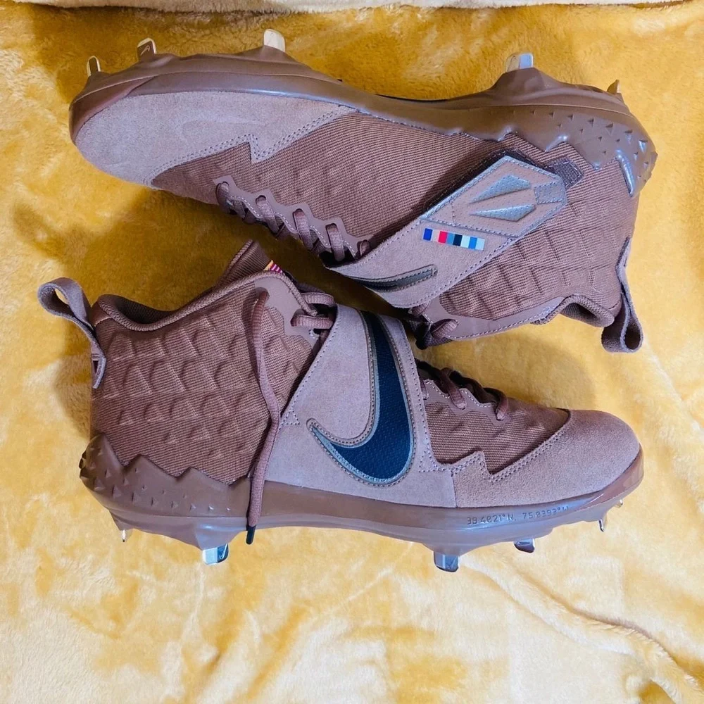 Nike  Force Zoom Trout 6  AT3464 900